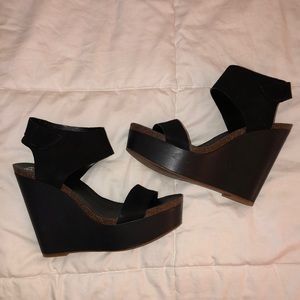 Vince Camuto wedges